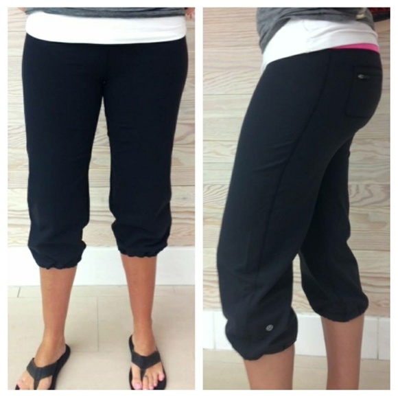 lululemon athletica Pants - Lululemon Black Capri Size 8